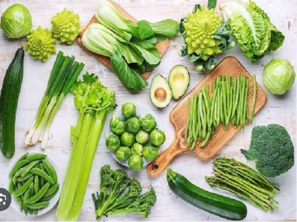 Rau xanh thuộc các thực phẩm hỗ trợ giảm cân